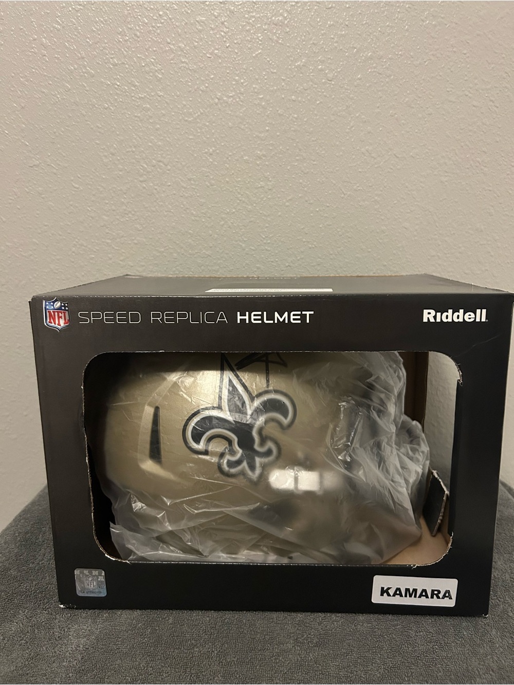 Riddell NFL Speed Replica helmet autographed by New Orleans SaintsAlvin Kamara